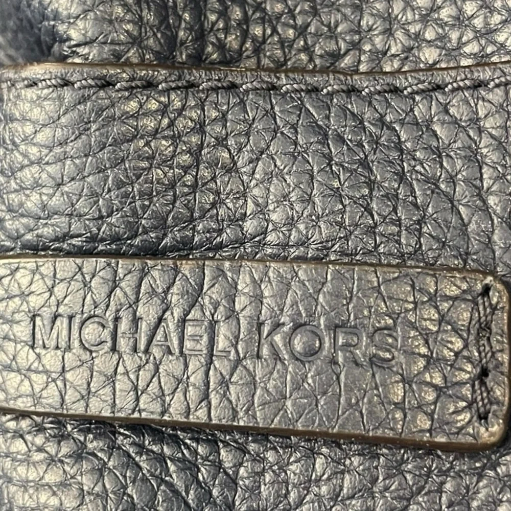 Beautiful‎ Michael Kors Ashbury Leather Slouchy Shoulder Bag Navy Blue Boho Hobo